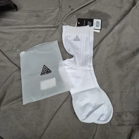 AERO SOCKS 3.0 – WHITE ATHLETIC SOCK, SIZE L