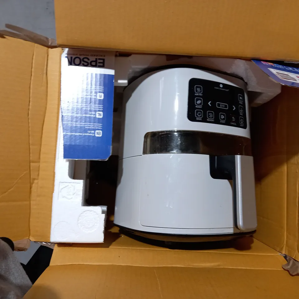 COOK'S ESSENTIALS 4.0L AIR FRYER WITH DIGITAL TOUCHSCREEN & VIEWING SCREEN - COOL GREY