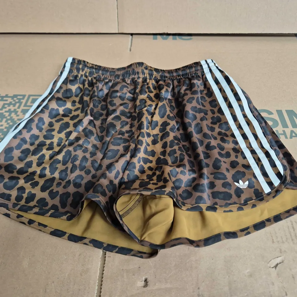 ADIDAS STN SHORTS LEOPARD PRINT – UK 8