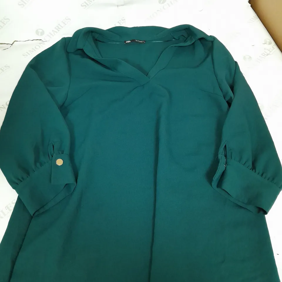 ZARA V NECK SHIRT IN EMERALD GREEN - LARGE