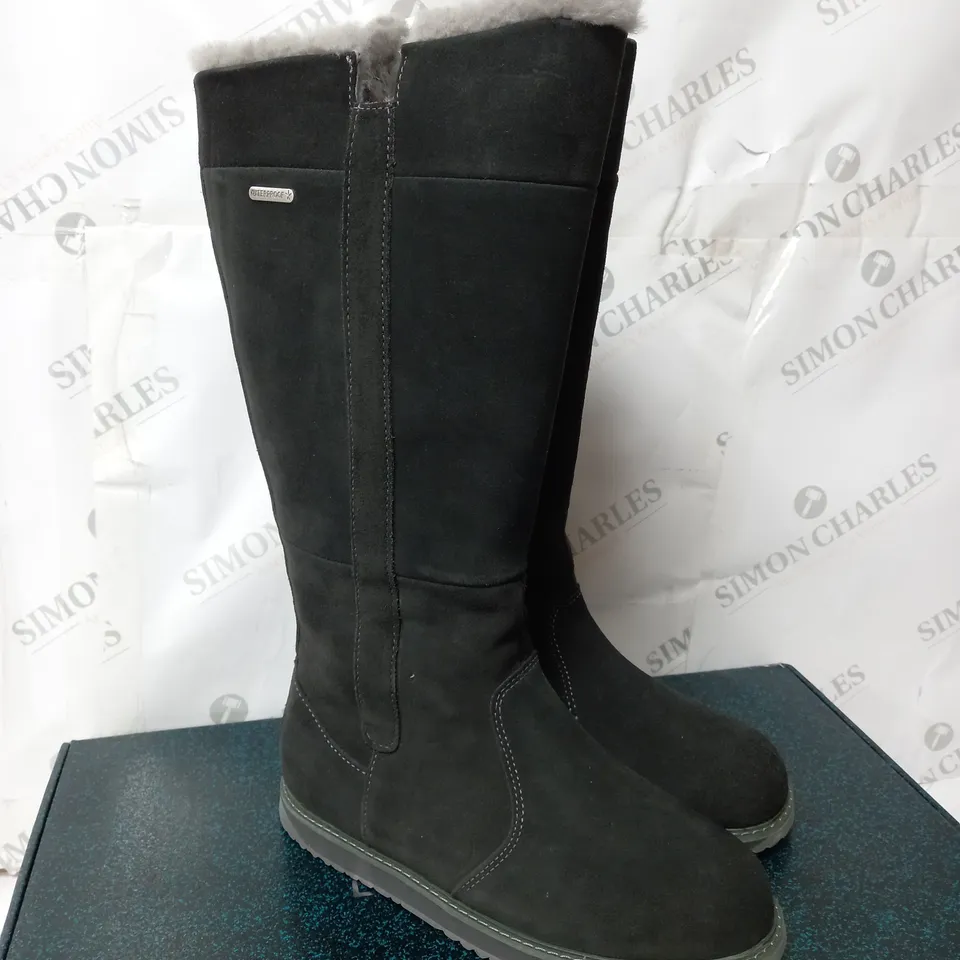 EMU AUSTRALIA "MOONTA" KNEE HIGH BOOTS - UK SIZE 6, DARK GREY - UNBOXED