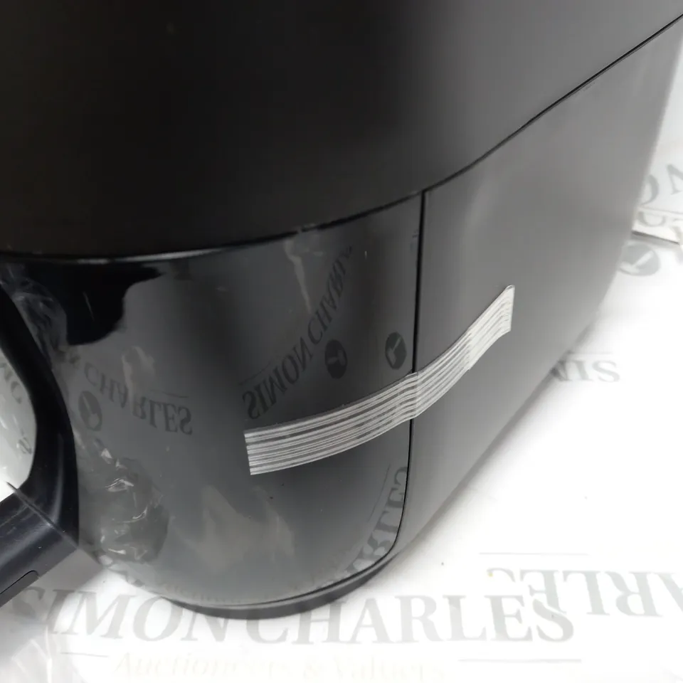 BOXED INSTANT VORTEX PLUS VERSAZONE AIR FRYER 