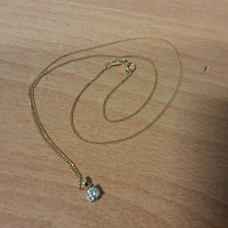 18CT GOLD PENDANT ON CHAIN SET WITH NATURAL DIAMOND