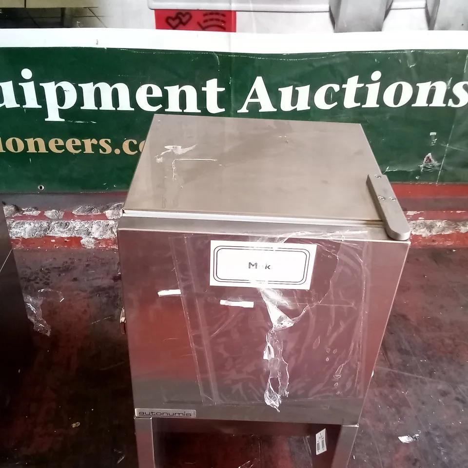 AUTONUMUMIS VGC-02 MINI FRIDGE 