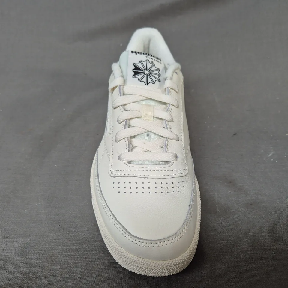 BOXED PAIR OF REEBOK CLUB C 85 SHOES IN CREAM UK SIZE 7