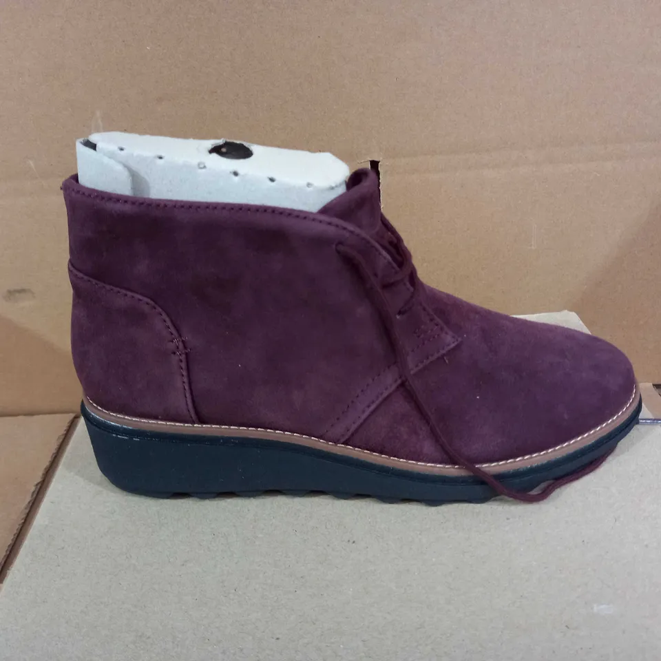 CLARKS SHARON HOP LACE UP BOOTS STANDARD FIT - BURGUNDY - UK 4