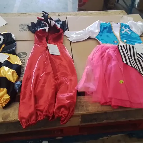 PALLET CONTAINING A LARGE QUANTITY OF LUCY LOCKET KIDS FANCY DRESSES