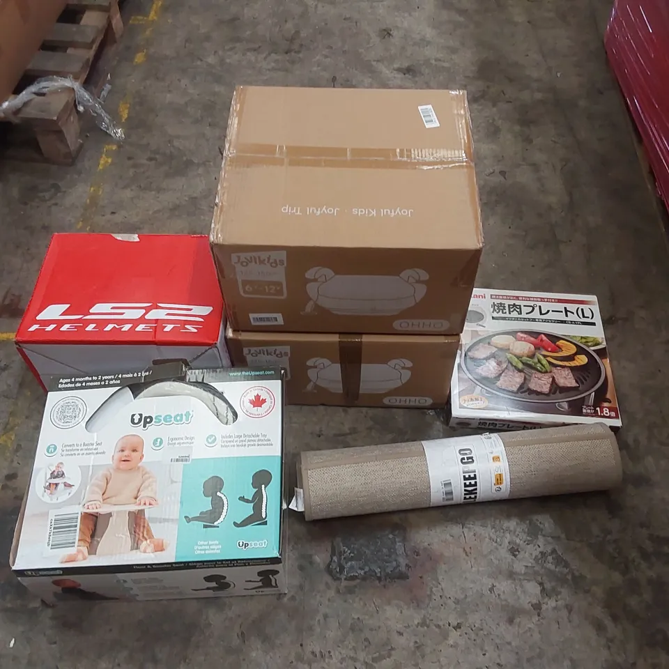 PALLET OF ASSORTED ITEMS INCLUDING: BOOSTER SEATS, LS2 HELMET, GRILL, BABY UPSEAT RUG ECT