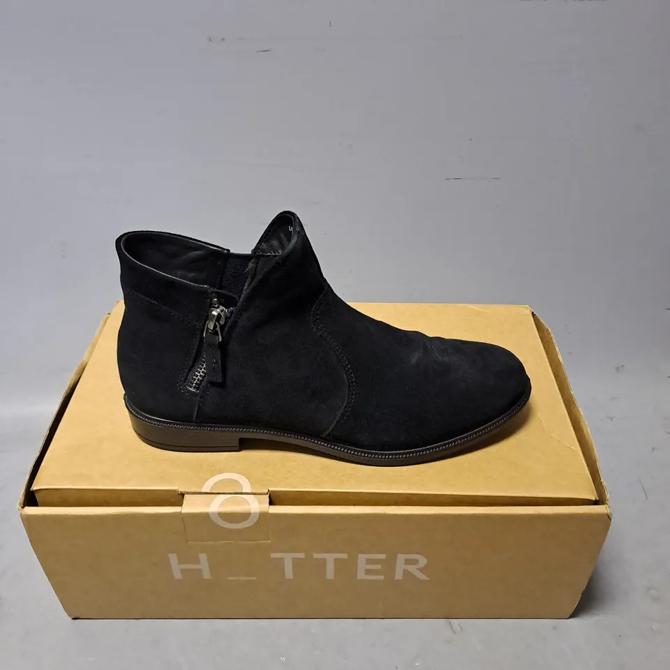 BOXED PAIR OF HOTTER LUDLOW ANKLE BOOTS IN BLACK SUEDE SIZE 5