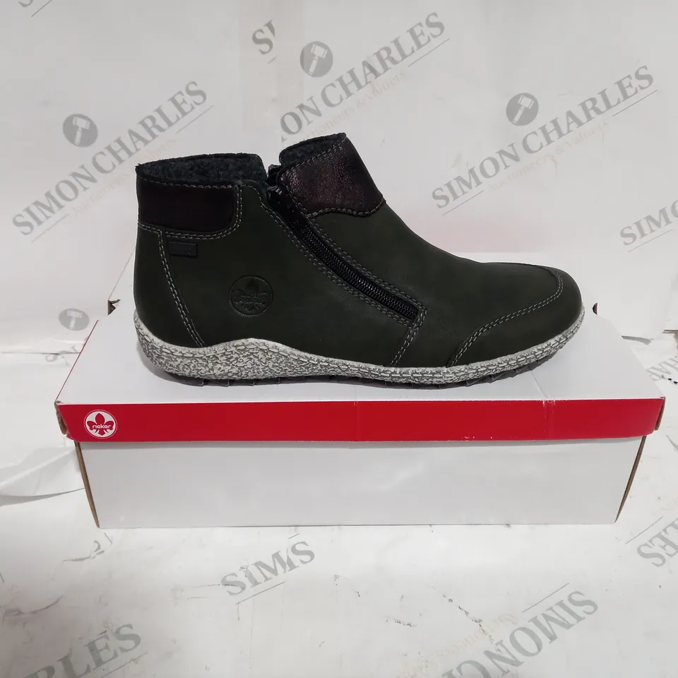BOXED RIEKER FLEECE LINED BOOTS SIZE 40