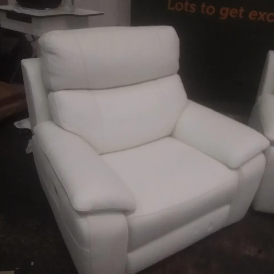 DESIGNER ITALIAN MADE PATIZIO WHITE LEATHER ELECTRIC RECLINING THREE SEATER SOFA, TWO ELECTRIC RECLINING ARMCHAIRS AND PANDORA FOOTSTOOL