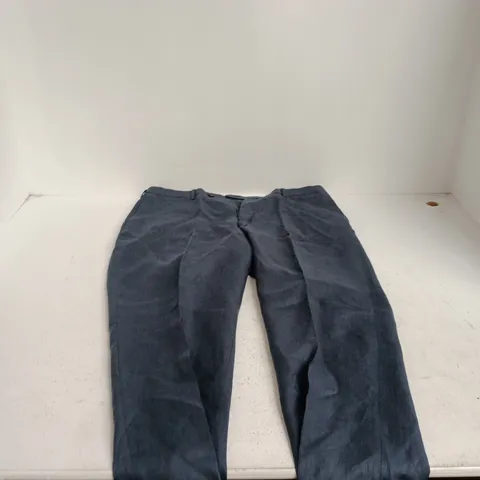 CHARLES TYRWHITT CLASSIC FIT TROUSERS β UK 38 (38W 30L)
