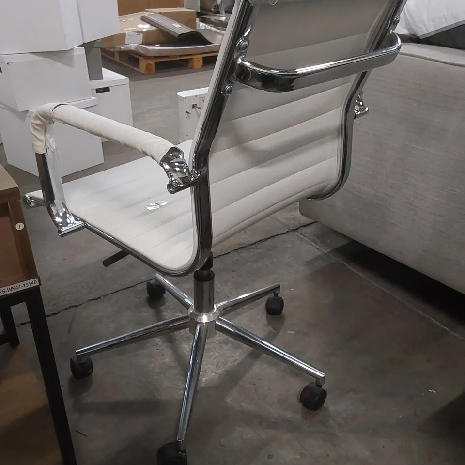 DESIGNER OFFICE CHAIR - WHITE