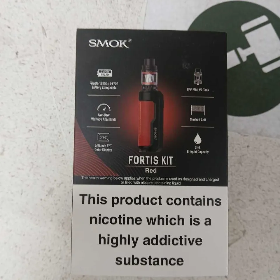 BOX OF APPROXIMATELY 35 ASSORTED E-CIGARETTES AND COMPONENTS TO INCLUDE: SMOK FORTIS DEVICE KIT 