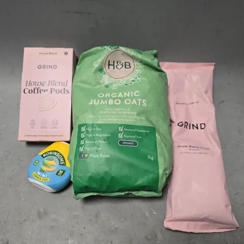 APPROXIMATELY 10 ASSORTED FOOD & DRINK ITEMS TO INCLUDE - H&B ORGANIC JUMBO OATS , GRIND HOUSE BLEND , ROBINSONS MINI LEMON & LIME ETC