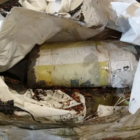 PALLET TO CONTAIN ROLLS OF GARDEN SHED ROOF FELT