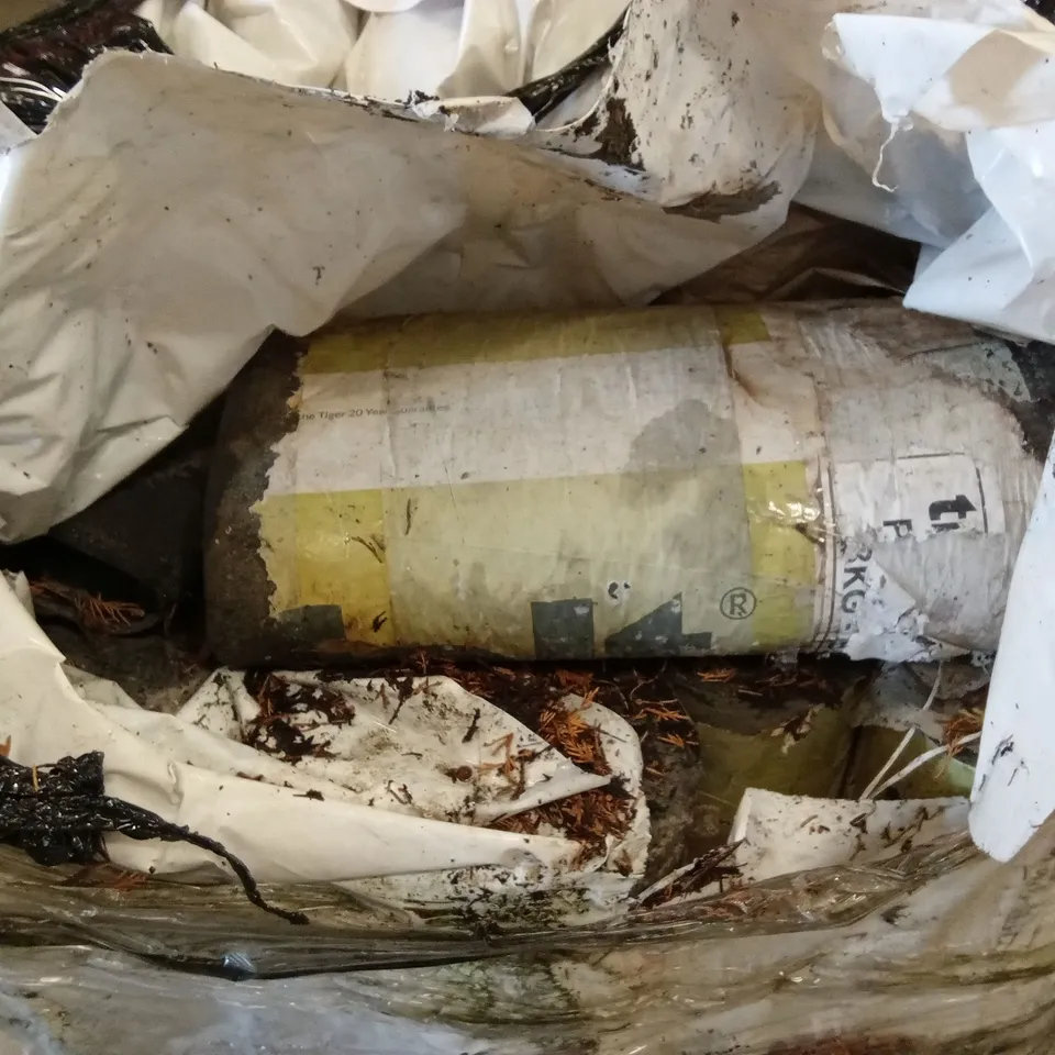 PALLET TO CONTAIN ROLLS OF GARDEN SHED ROOF FELT