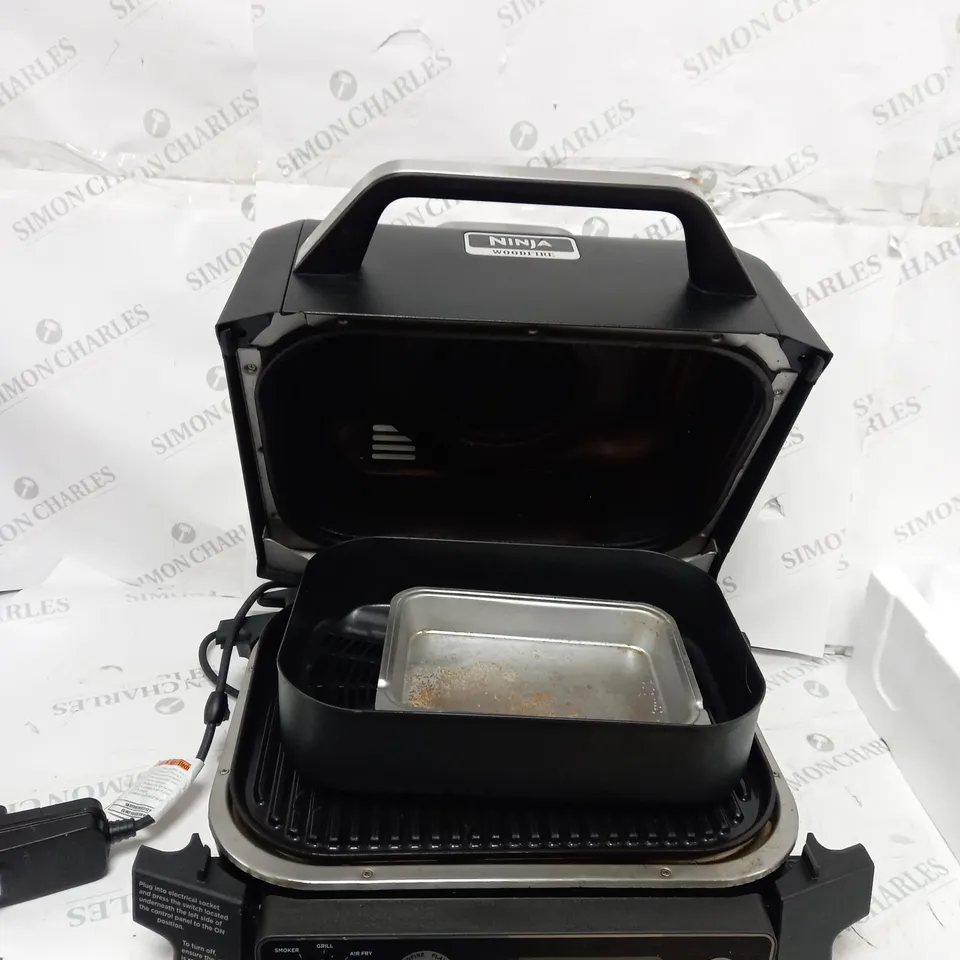 BOXED NINJA WOODFIRE ELECTRIC BBQ GRILL & SMOKER OG701UKQ