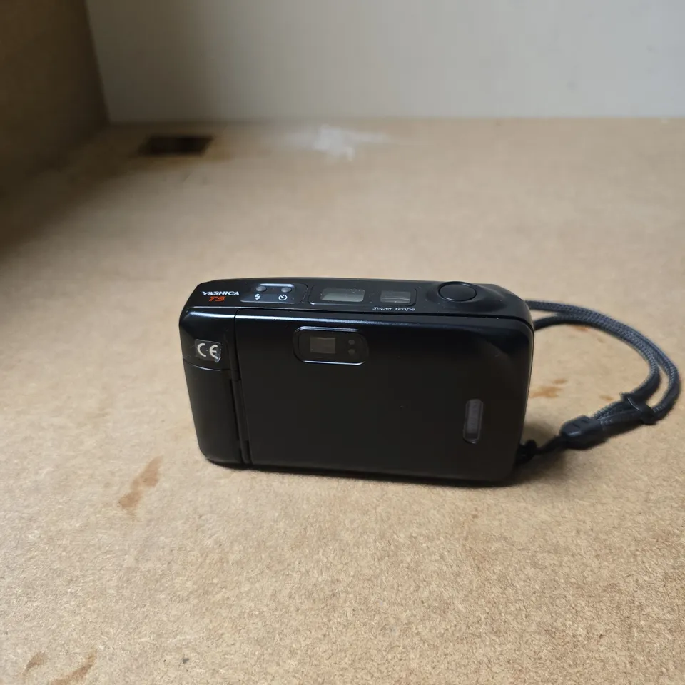 YASHICA T5 35MM COMPACT FILM CAMERA
