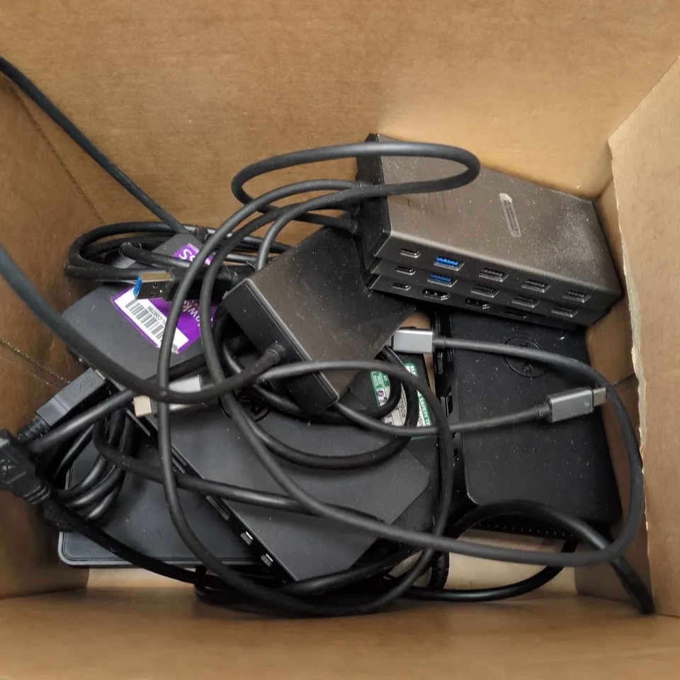 USB-C MULTIPORT HUB / DOCKING STATION - ASSORTED BOX