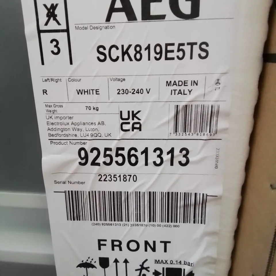 AEG 177cm INTEGRATED 70/30 FROST FREE FRIDGE FREEZER Model SCE818E8TS