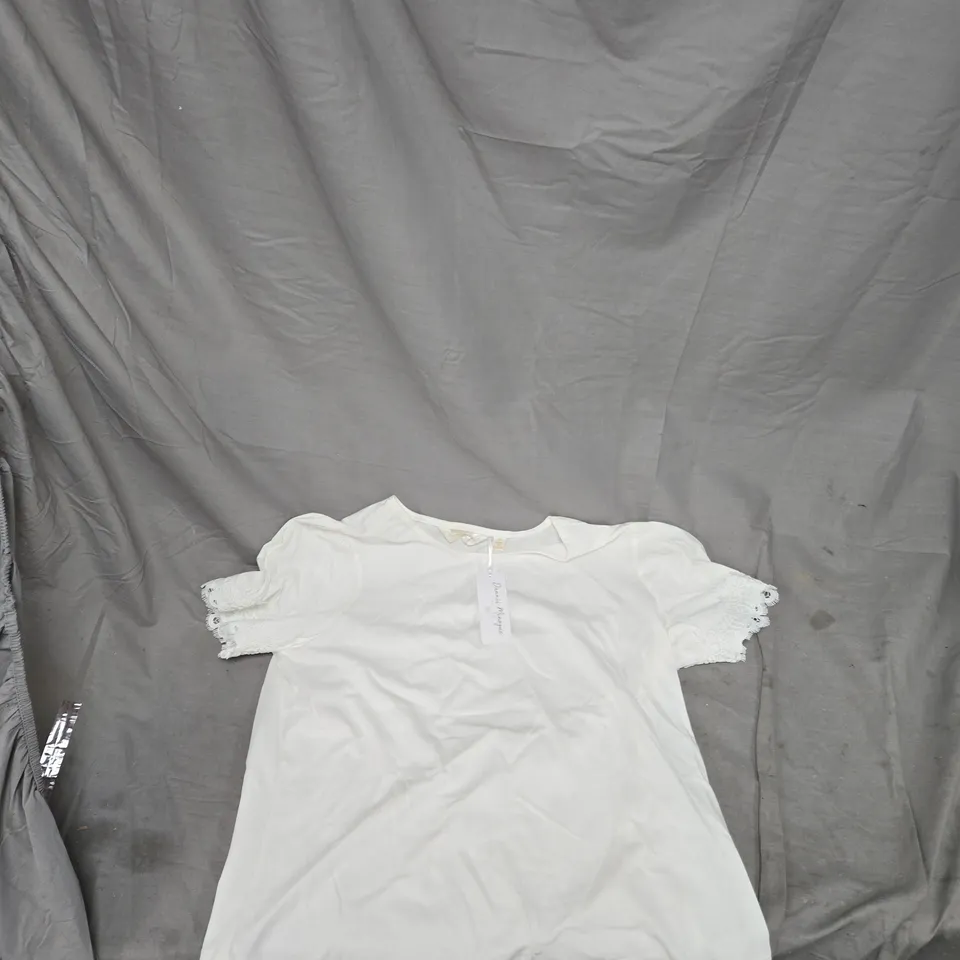 DANNII MINOGUE PETITES WHITE TOP WITH LACE SLEEVE DETAILING UK MEDIUM P