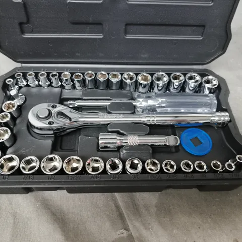 WORKPRO 39-PIECE SOCKET SET – 1/4IN & 3/8IN DRIVE