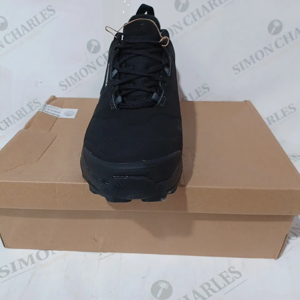 BOXED PAIR OF ADIDAS TERREX AX4 BETA SHOES IN BLACK UK SIZE 11.5