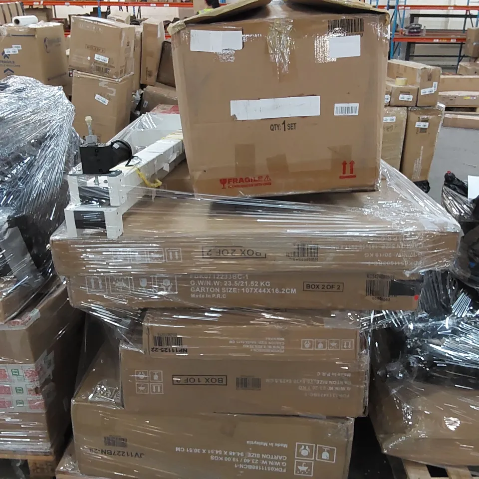 PALLET OF ASSORTED FURNITURE PARTS/CONSUMER PRODUCTS 