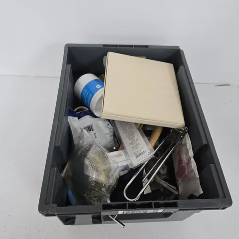 TOTE OF APPROXIMATELY 15 ASSORTED ITEMS TO INCLUDE: FIRE AND C0 ALARM CONTROLLER