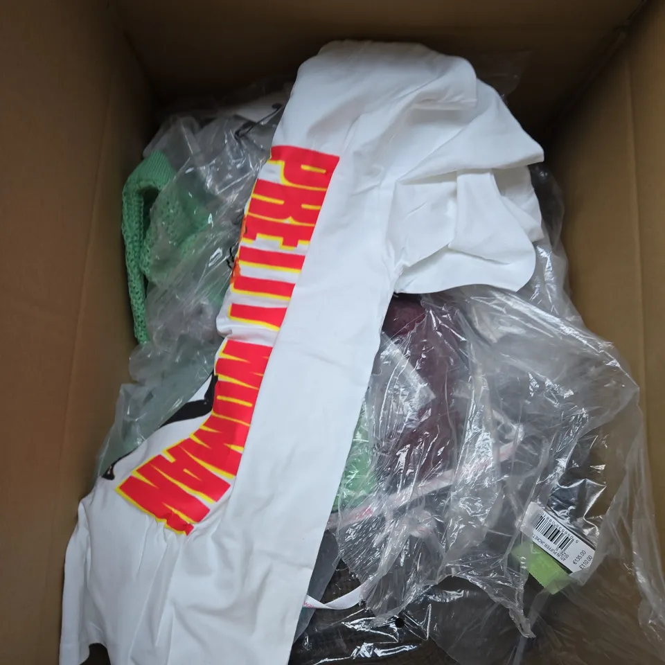 LARGE BOX OF ASSORTED CLOTHING ITEMS IN VARIOUS SIZES, STYLES AND COLOUR 