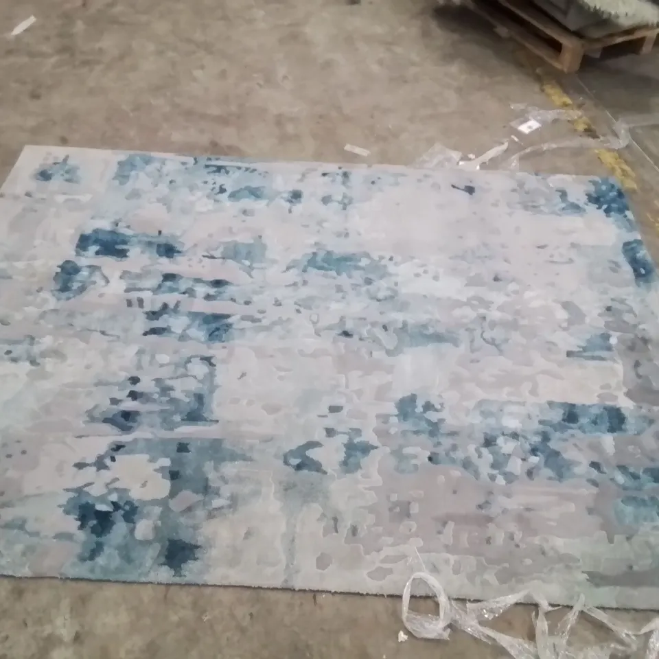 QUALITY DESIGNER AREA RUG - APPROXIMATELY 230X170CM