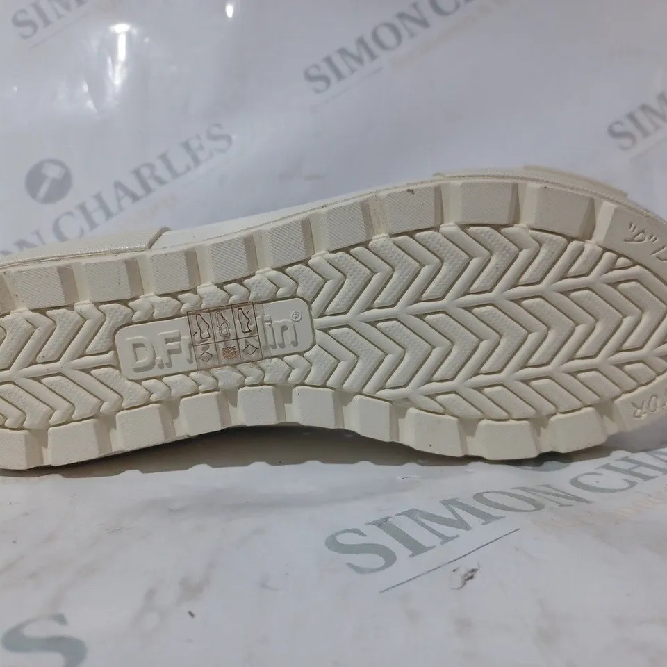 BOXED PAIR OF D.FRANKLIN ONE WAY SNEAKERS IN BEIGE EU SIZE 37