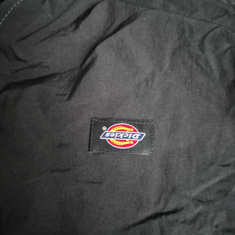 DICKIES BLACK HOODED WINDBREAKER JACKET – UK M (M/M)