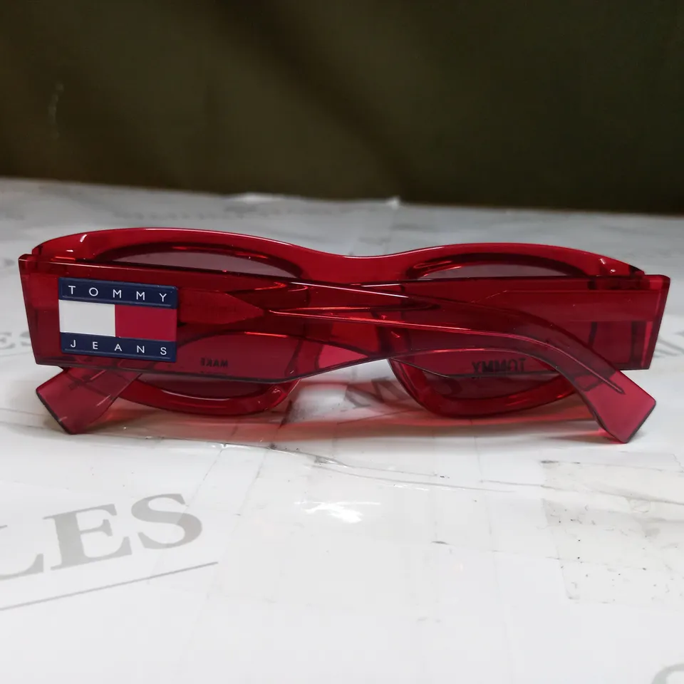 TOMMY HILFIGER UNISEX CAT EYE RED SUNGLASSES