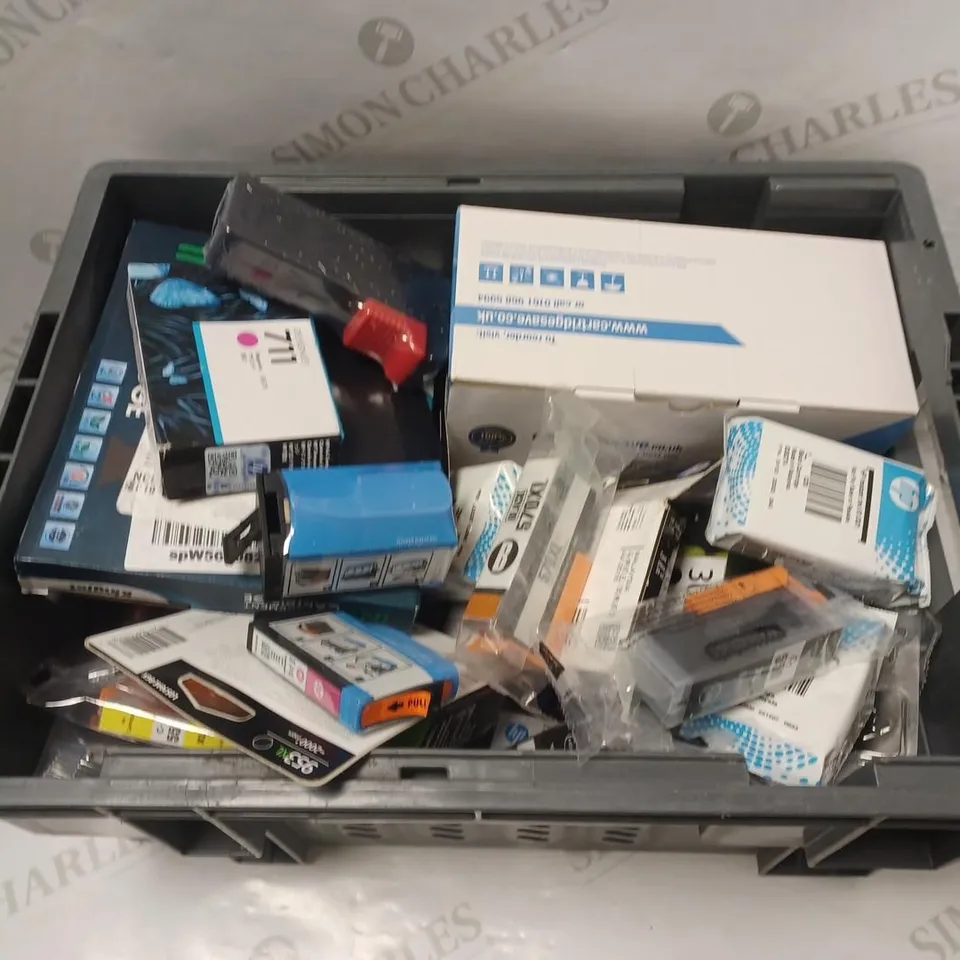 LOT OF APPROXIMATELY 30 ASSORTED PRINTER INKS & CARTGRIDGES TO INCLUDE HP 953XL, HP DESIGNJET 711, HP 303XL, ETC