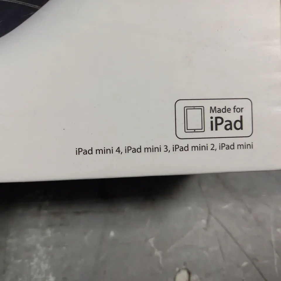 BOXED GAMEVICE DEVICE CONTROLLER MAD FOR IPAD