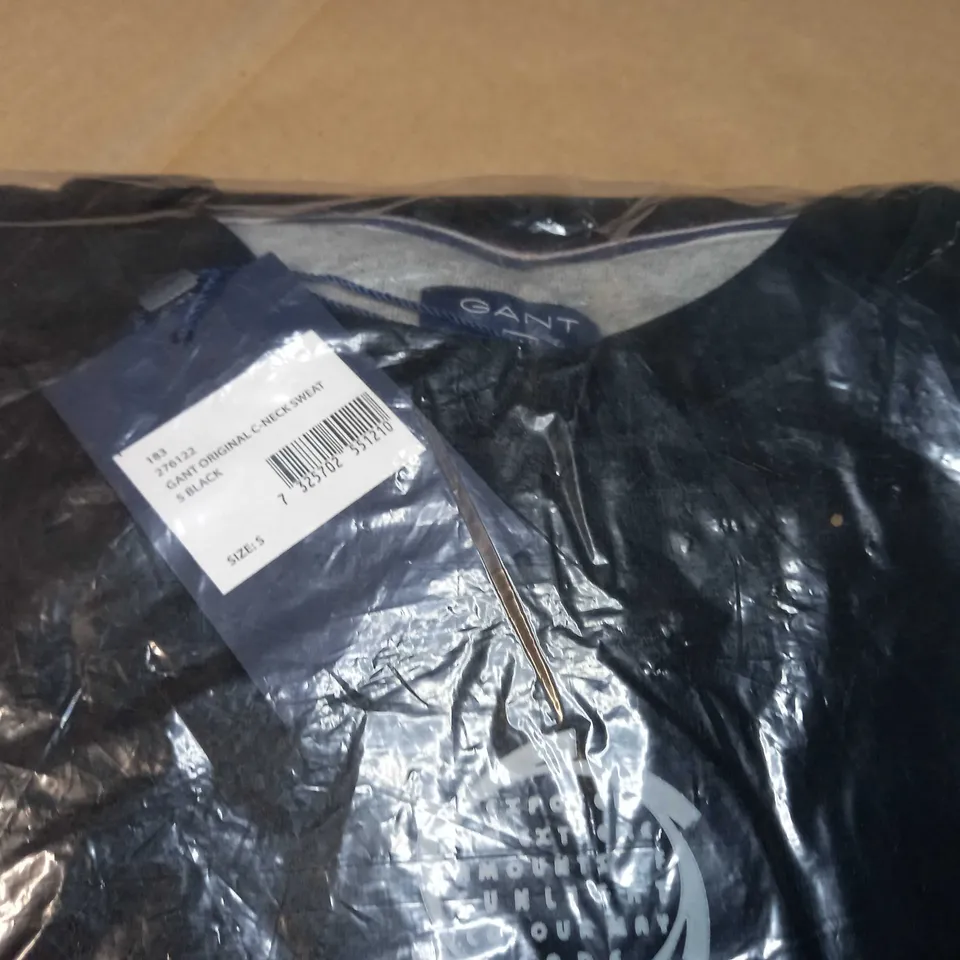 PACKAGED GANT BLACK C-NECK SWEATER - SMALL