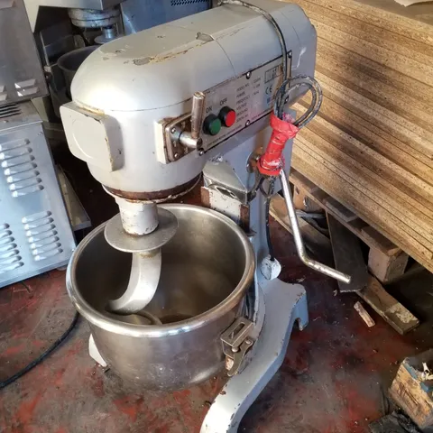 BUFFALO CD606 20 LITRE PLANETARY MIXER