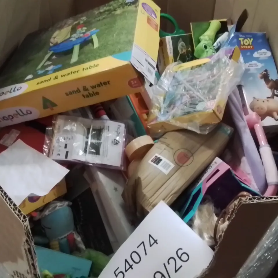 PALLET CONTAINING A LARGE QUANTITY OF ASSORTED KIDS ITEMS TO INCLUDE:WATER TABLE,BARBIE HORSE,PLUSHIE