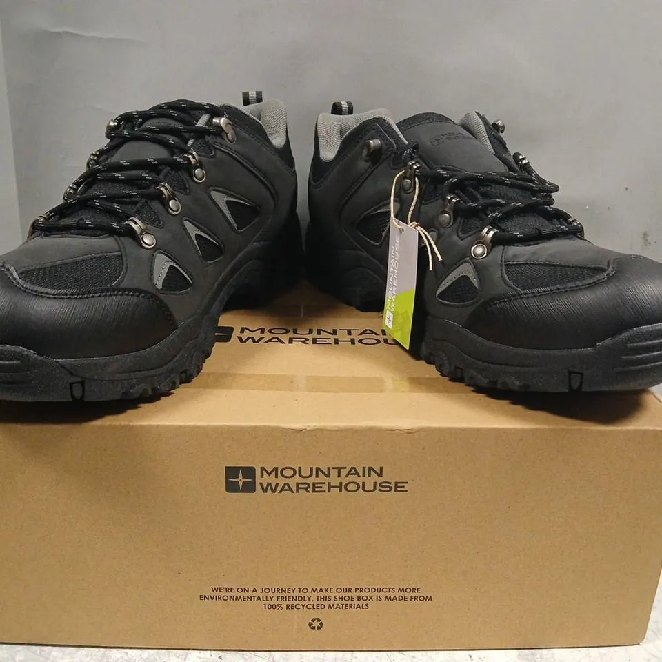BOXED PAIR OF MOUNTAIN WAREHOUSE ADVENTURER WATERPROOF HIKING SHOES IN BLACK SIZE UK 12