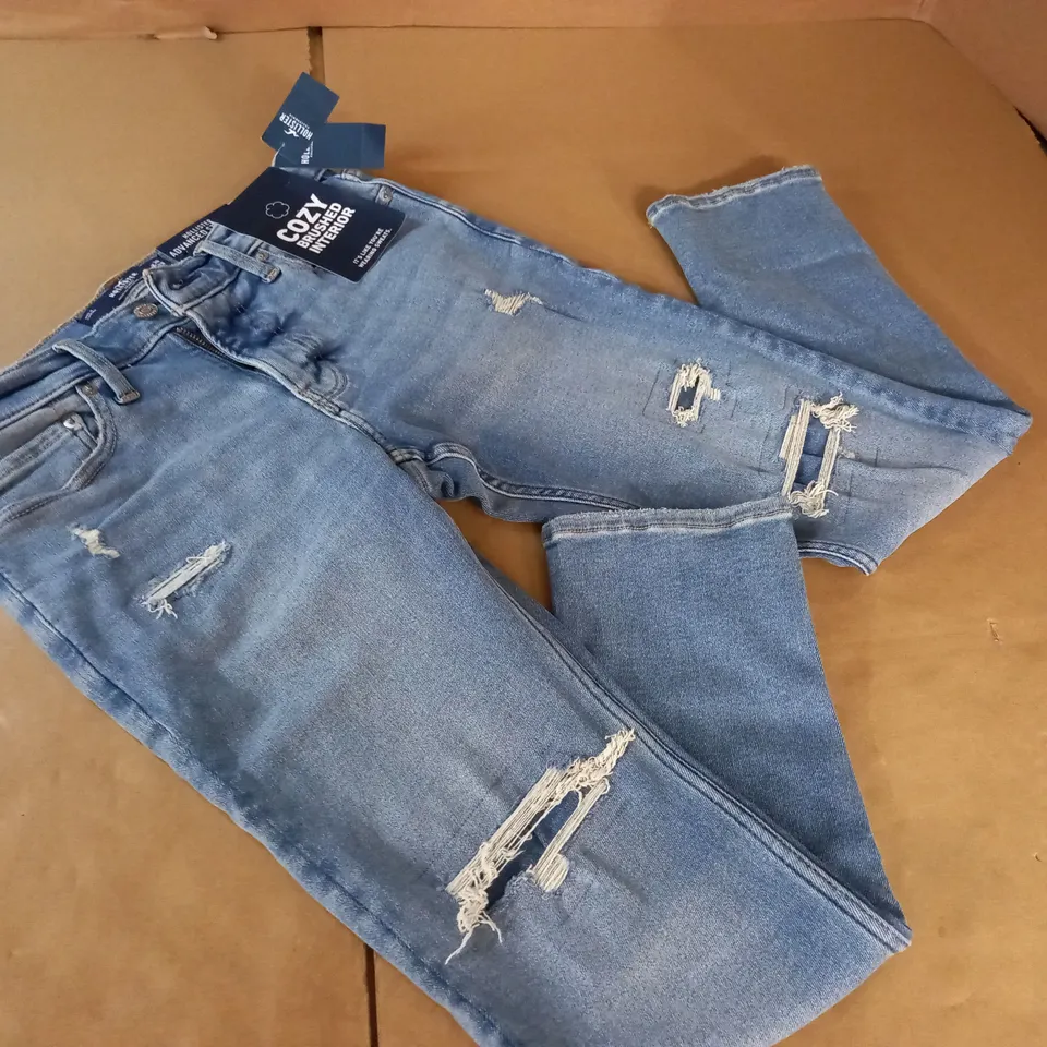HOLLISTER ADVANCED STRETCH SKINNY JEANS - W30 L28