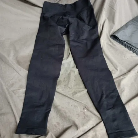 NAVY LEGGINGS SIZE UNSPECIFIED