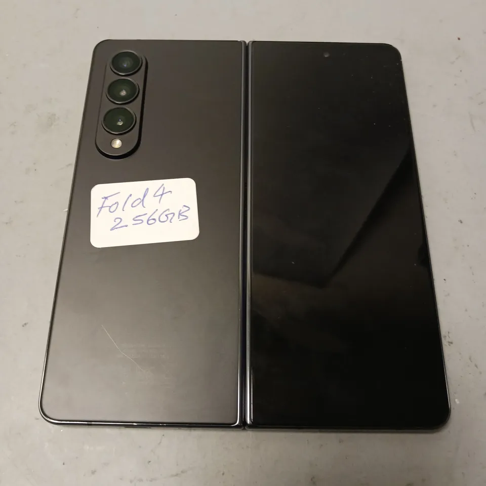 UNBOXED SAMSUNG FOLD 4 256GB MOBILE PHONE