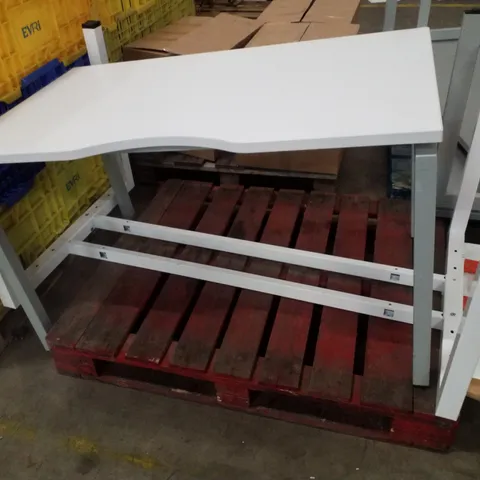 PALLET CONTAINING TABLE & TABLE FRAME