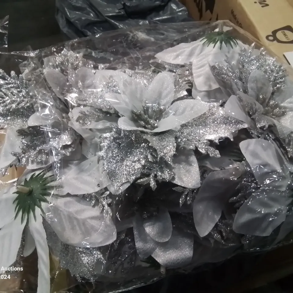 BAG OF SEASONAL DECORATIVE PLASTIC GLITTER FLOWERS 