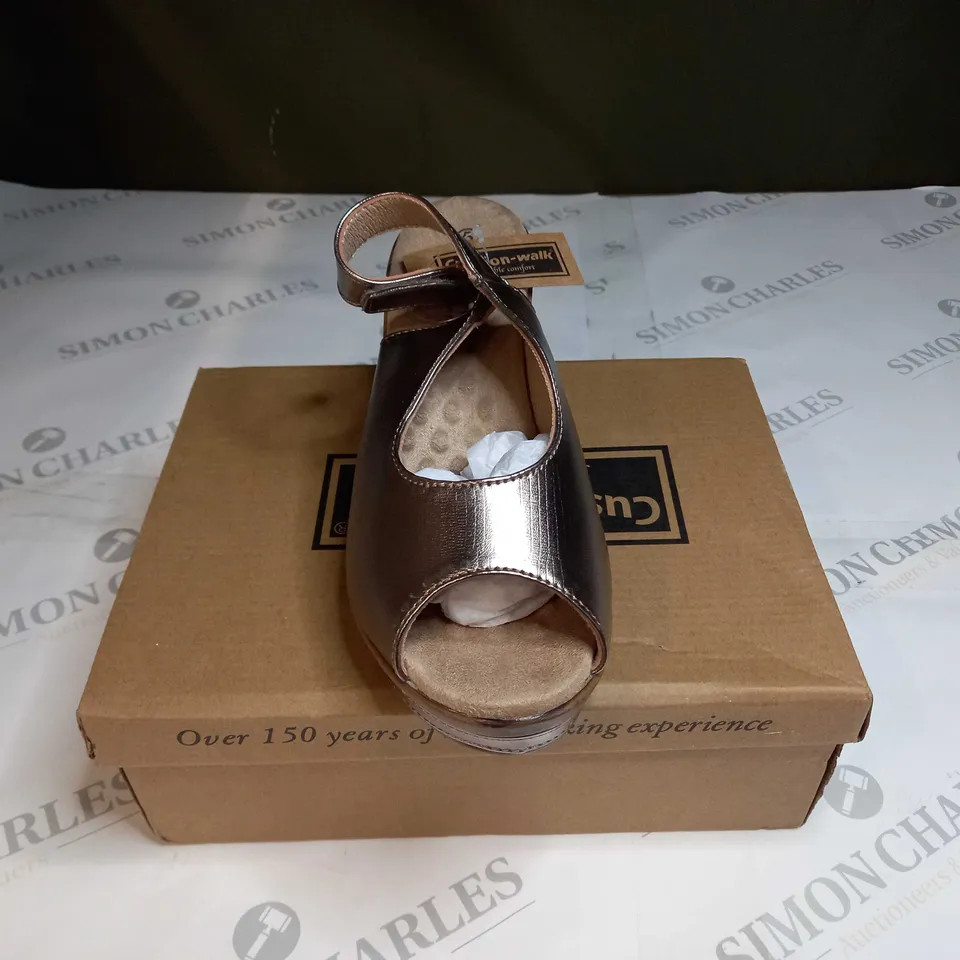 BOXED PAIR OF CUSHION WALK WEDGE HEEL SHOES IN GOLD - SIZE 5