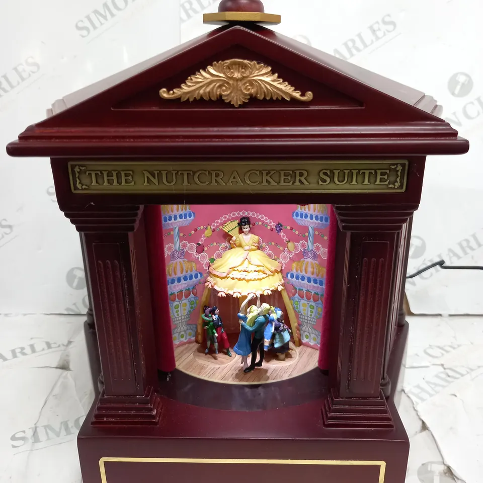 BOXED MR CHRISTMAS MUSICAL NUTCRACKER SUITE SCENE CHANGER