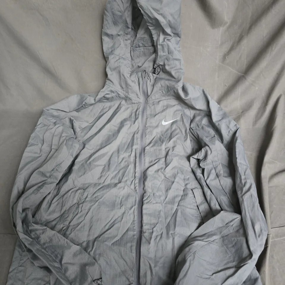 NIKE RUNNING HOODED JACKET IN GREY - MEDIUM