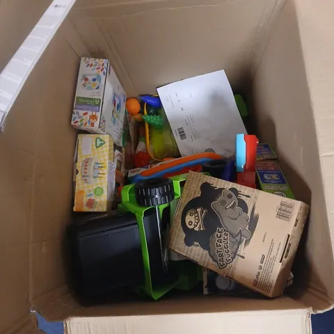 BOX OF APPROXIMATELY 10 ASSORTED TOYS TO INCLUDE: FANTASY PALACE AND STAR CHOPPER 